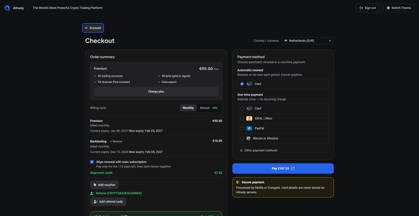 Checkout screen listing every supported payment method: card (automatic renewal or one-time), iDEAL/Wero, PayPal, and Bitcoin or Altcoins.