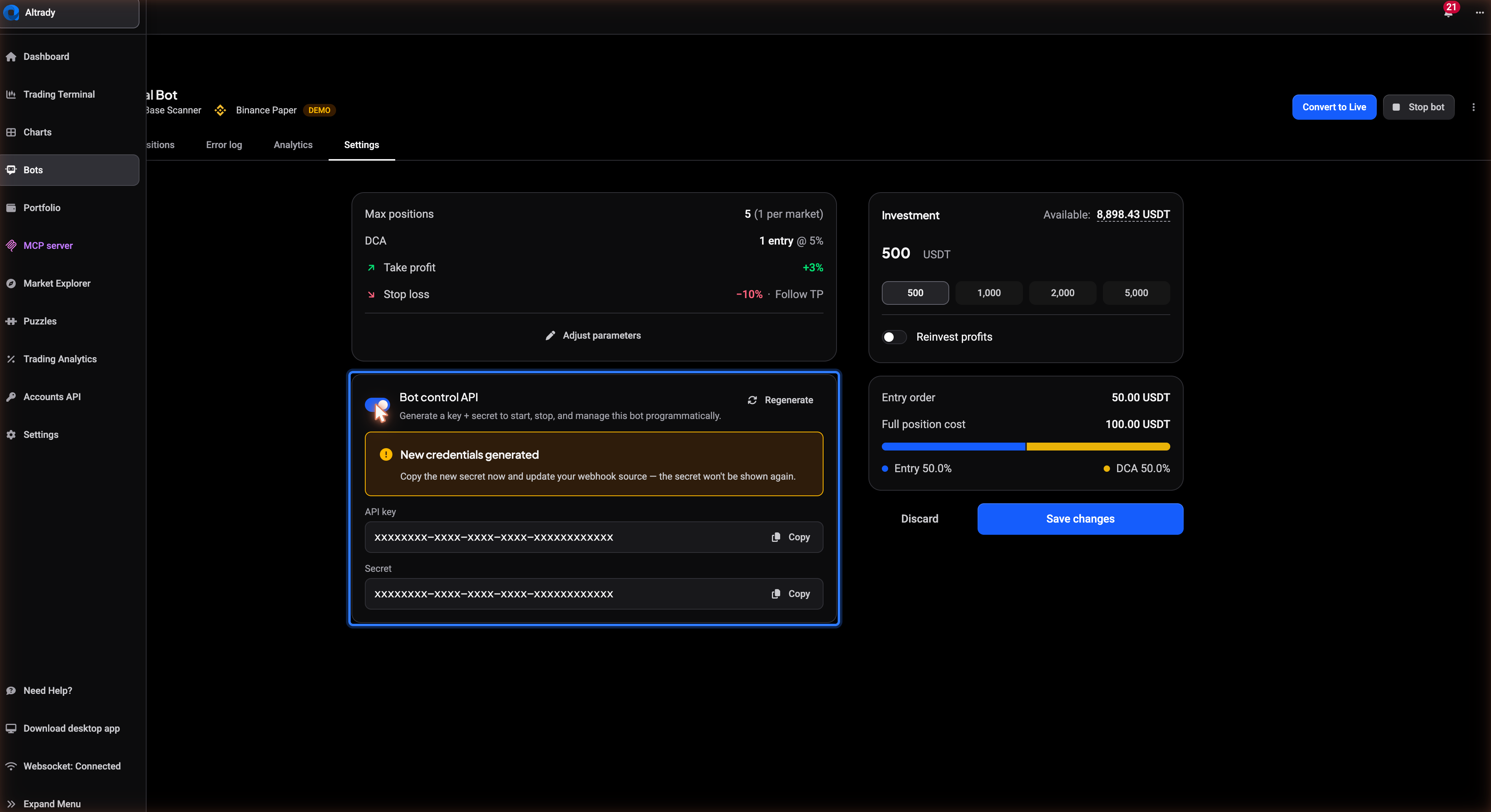 Het tabblad Instellingen van een signal bot met de sectie Bot control API ingeschakeld, met de gegenereerde API key en Secret (hier gemaskeerd), elk met een Kopiëren-knop, en de Regenereren-optie.
